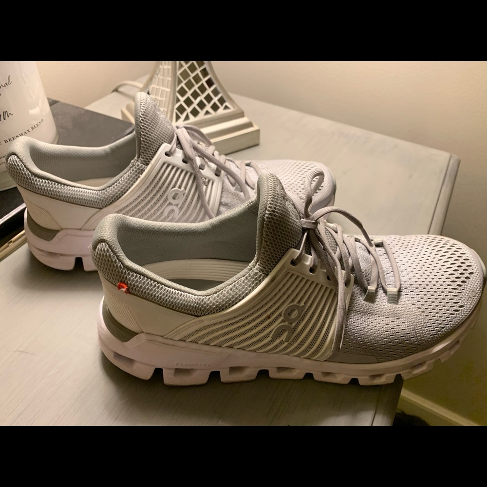 On clouds Cloudswift running shoes white 8.5